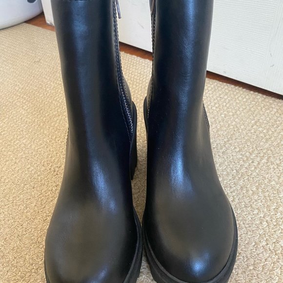 Urban Outfitters Black Zip-Up Boots Size 8 - Picture 3 of 8